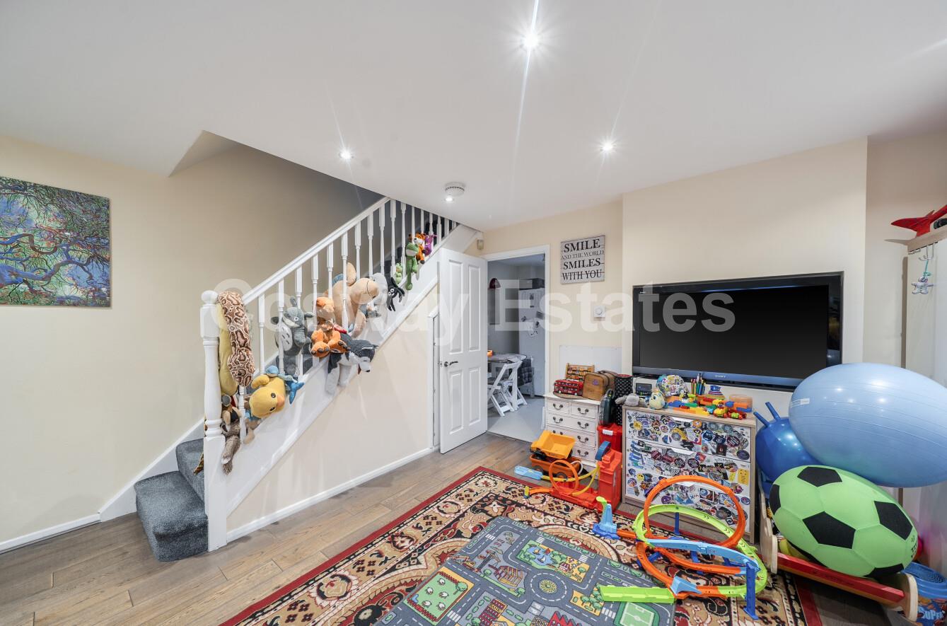 Aylesham Close, Mill Hill, NW7, London